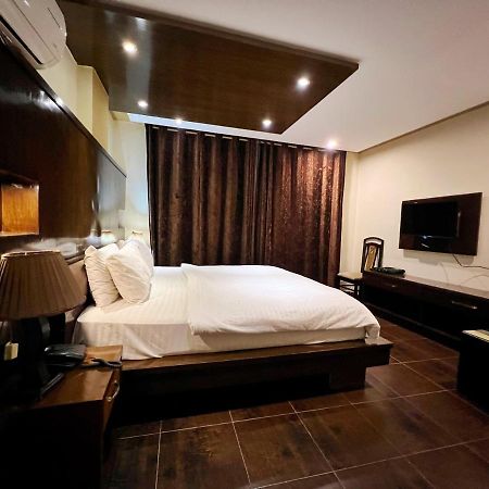 Bling Hotel International Мултан Екстер'єр фото