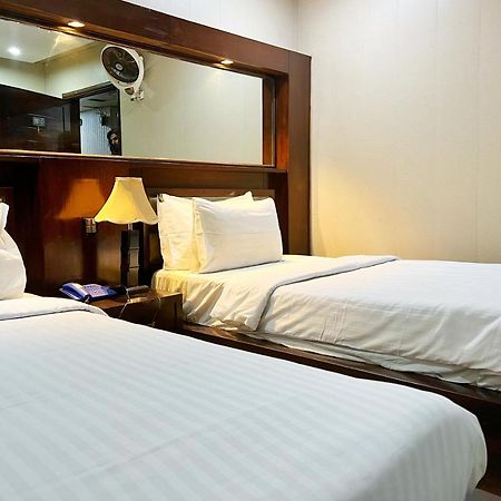 Bling Hotel International Мултан Екстер'єр фото