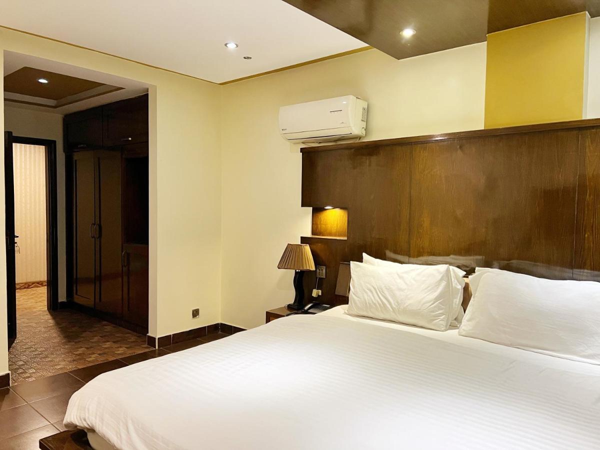 Bling Hotel International Мултан Екстер'єр фото